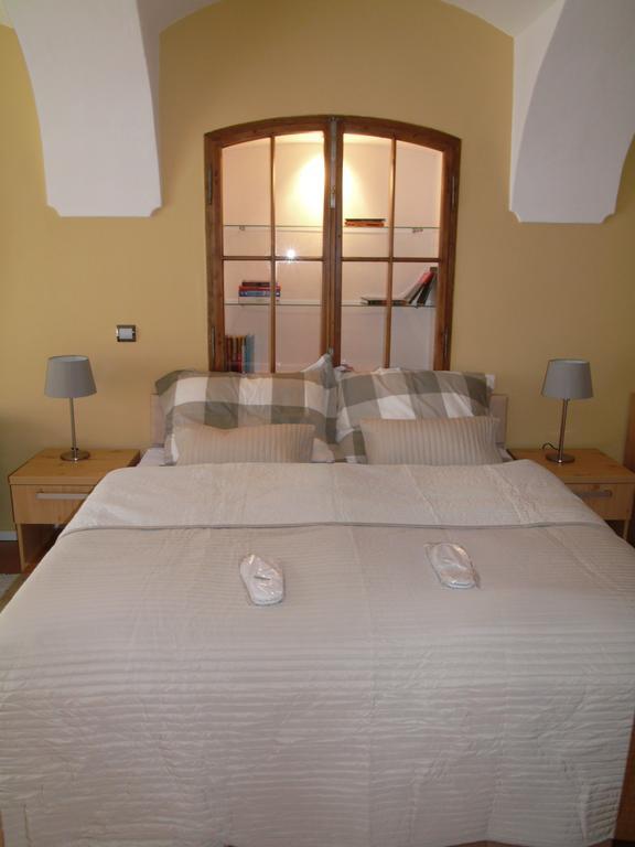 Apartments And Suites Kremnica Rum bild