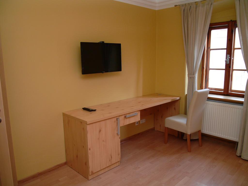Apartments And Suites Kremnica Exteriör bild